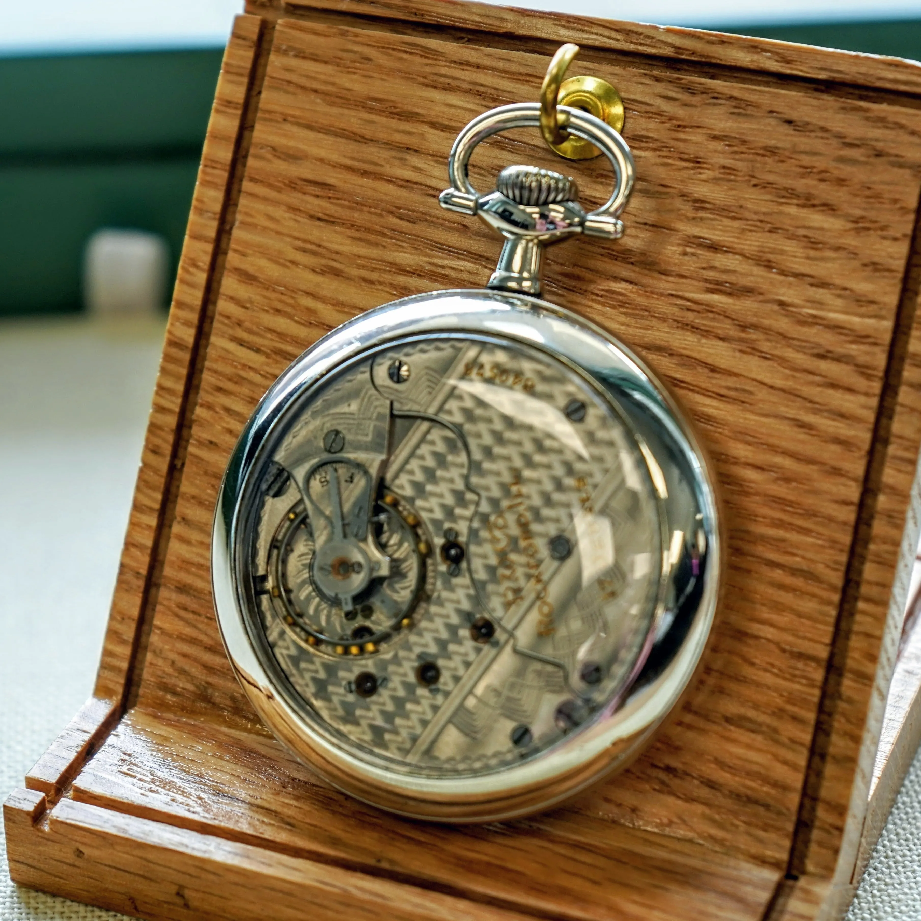 1910 ROCKFORD Watch Co. Pocket Watch 18s Grade 935 Lever Set 17 Jewels - Openface Display Back