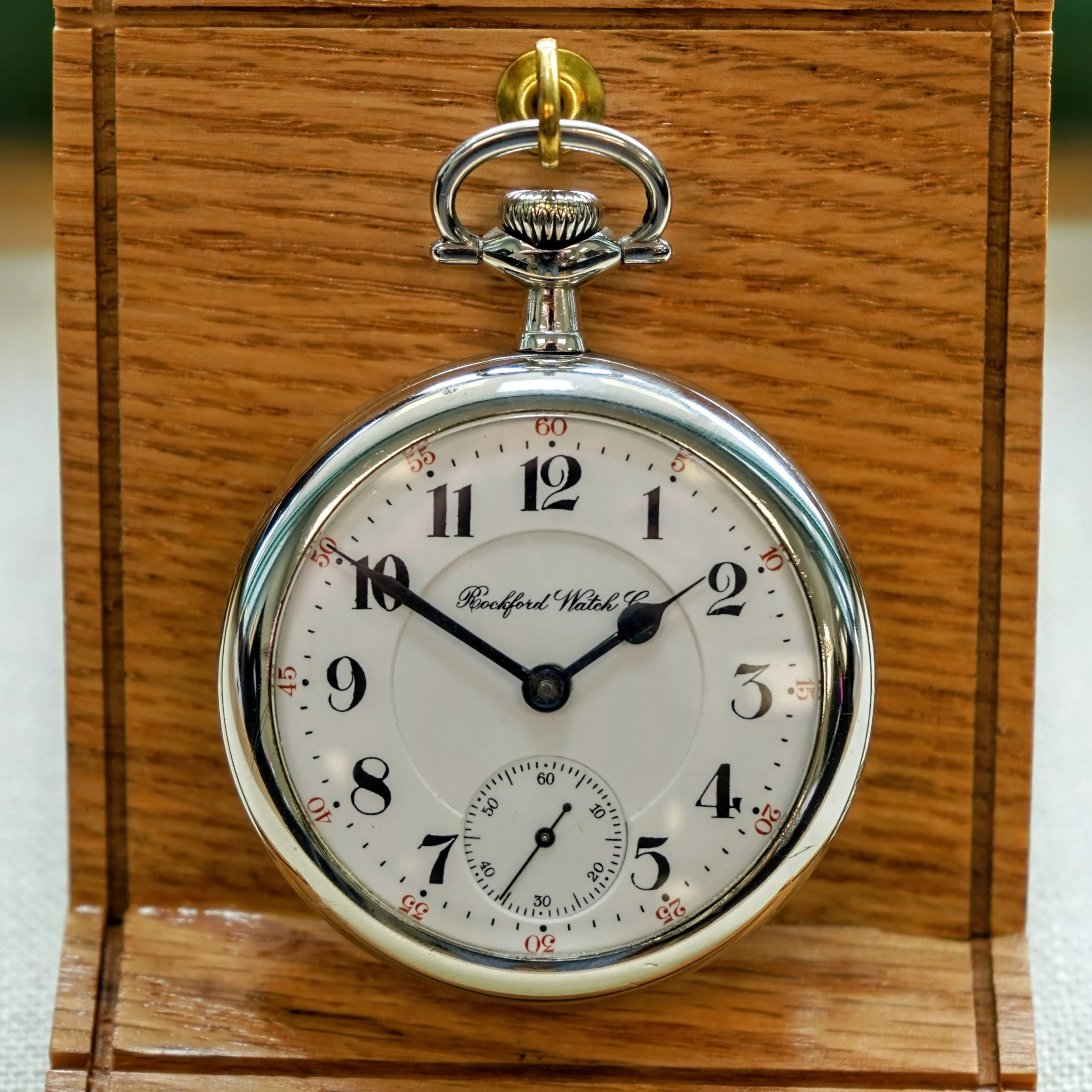 1910 ROCKFORD Watch Co. Pocket Watch 18s Grade 935 Lever Set 17 Jewels - Openface Display Back