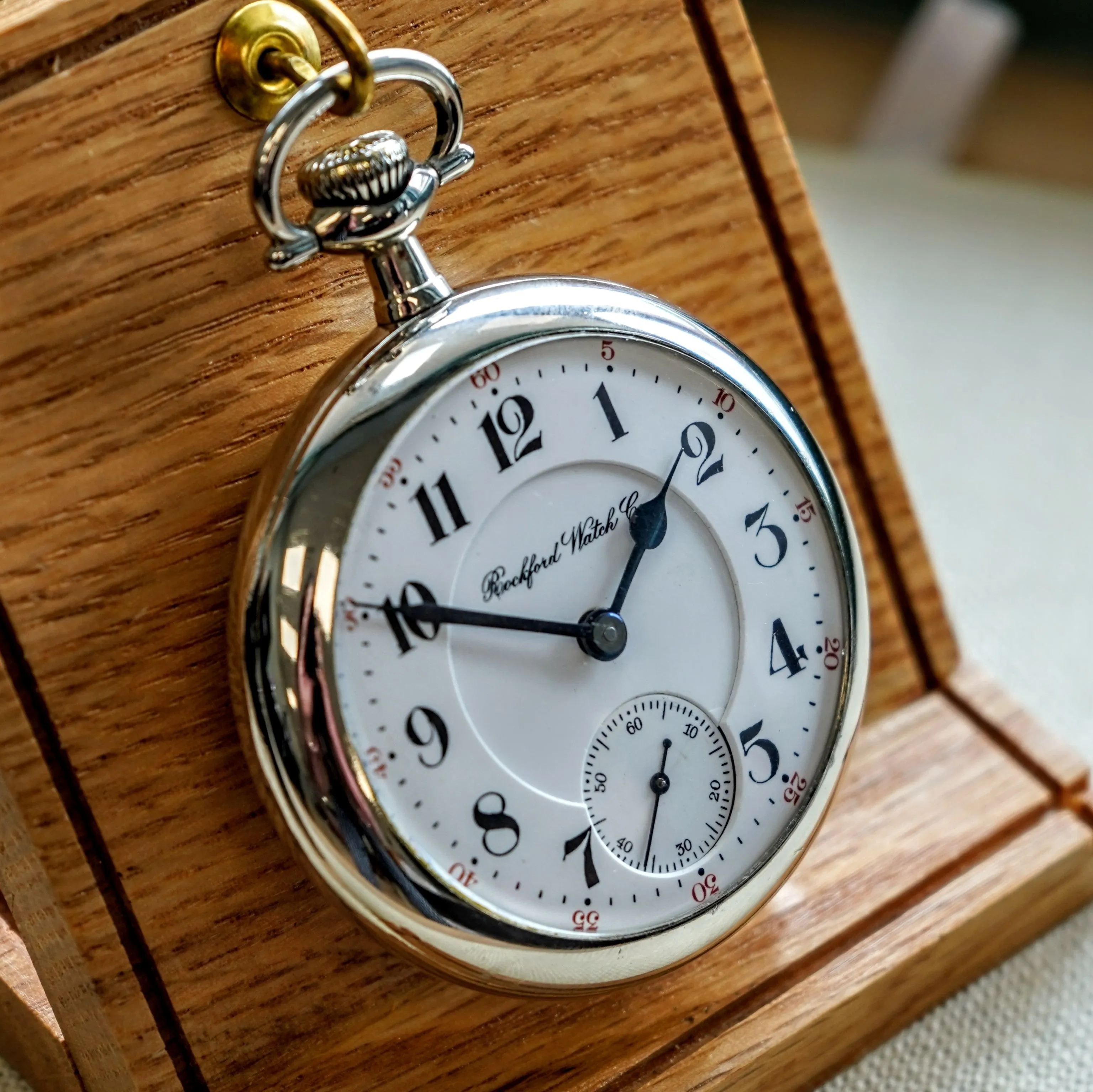 1910 ROCKFORD Watch Co. Pocket Watch 18s Grade 935 Lever Set 17 Jewels - Openface Display Back