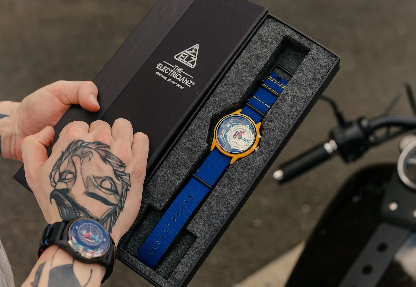 ELEC Watch Nylon Cable Z 42mm Blue Rubber