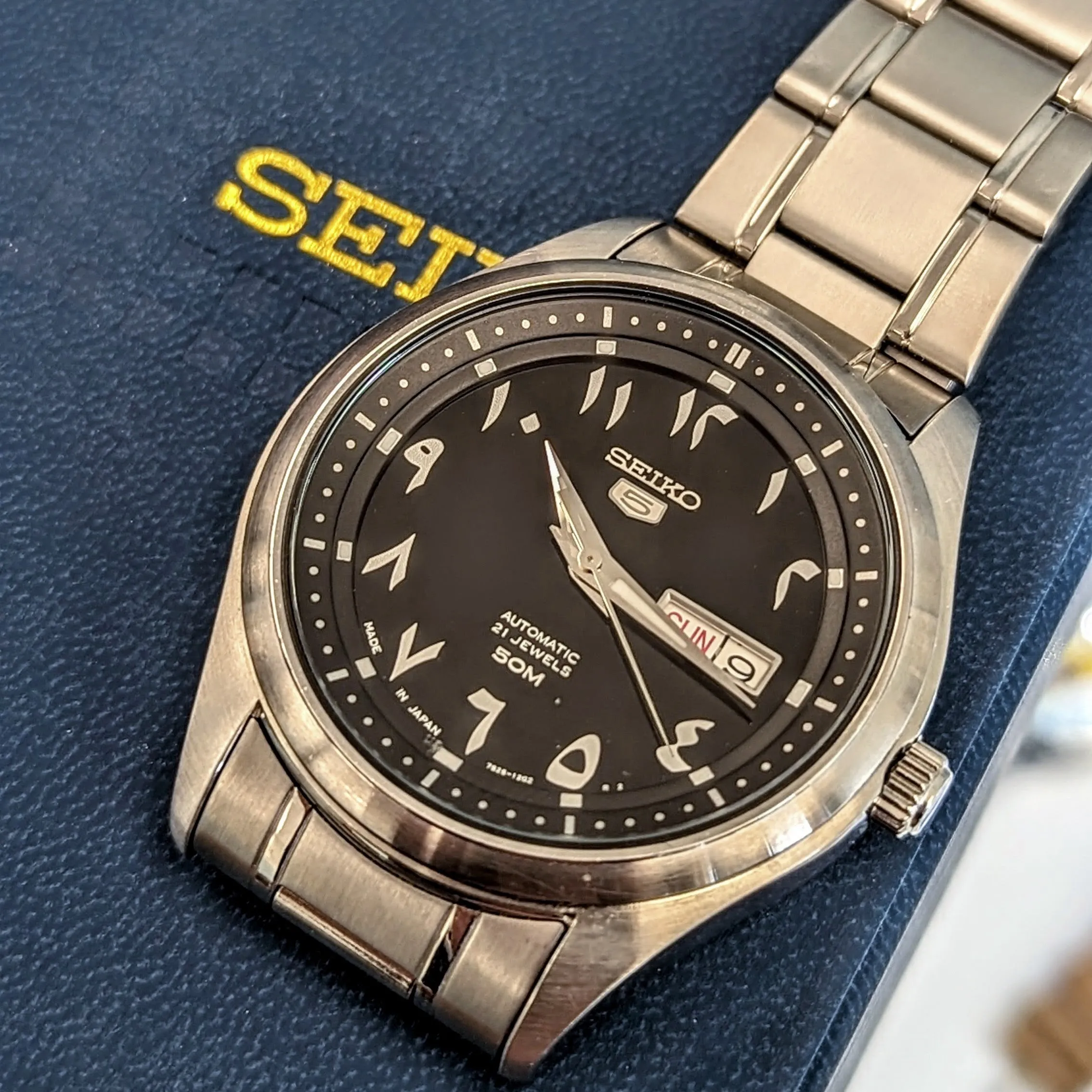 SEIKO 5 Automatic Watch Black Arabic Dial Wristwatch Ref. SNKP21J1 Box & Papers!