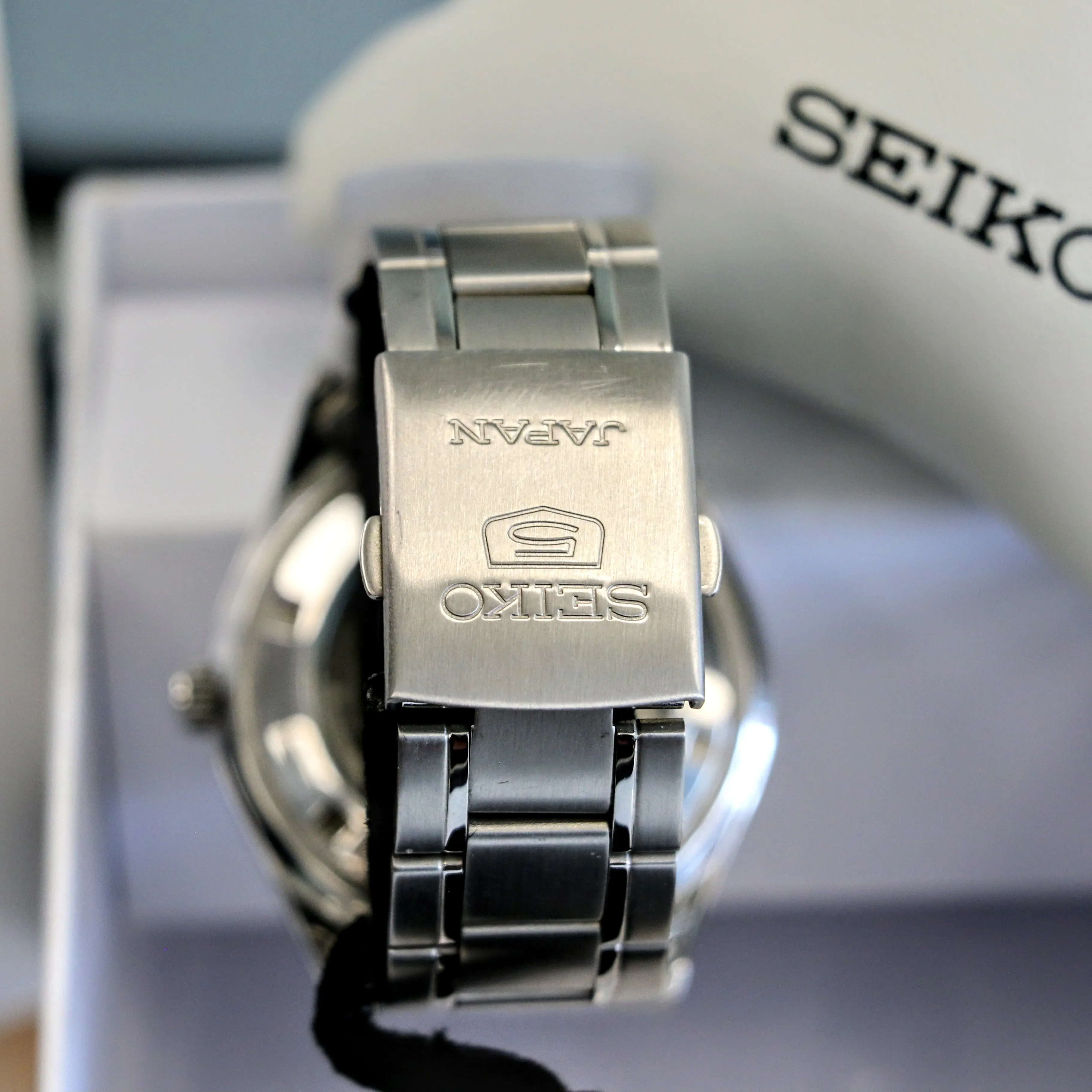 SEIKO 5 Automatic Watch Black Arabic Dial Wristwatch Ref. SNKP21J1 Box & Papers!