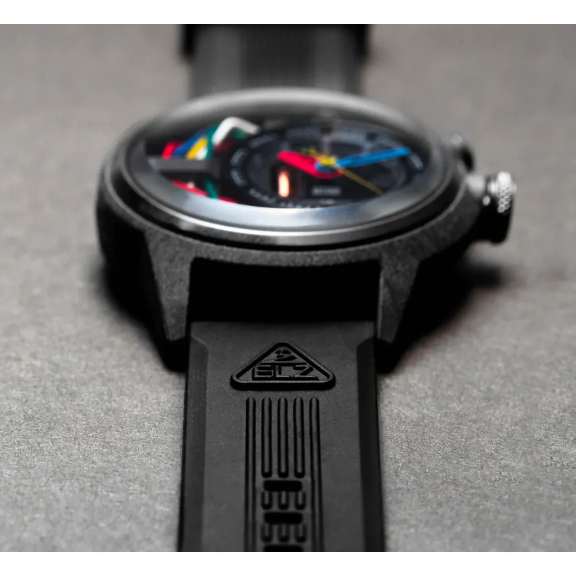 The ELECTRICIANZ Carbon Z 45mm Black Rubber