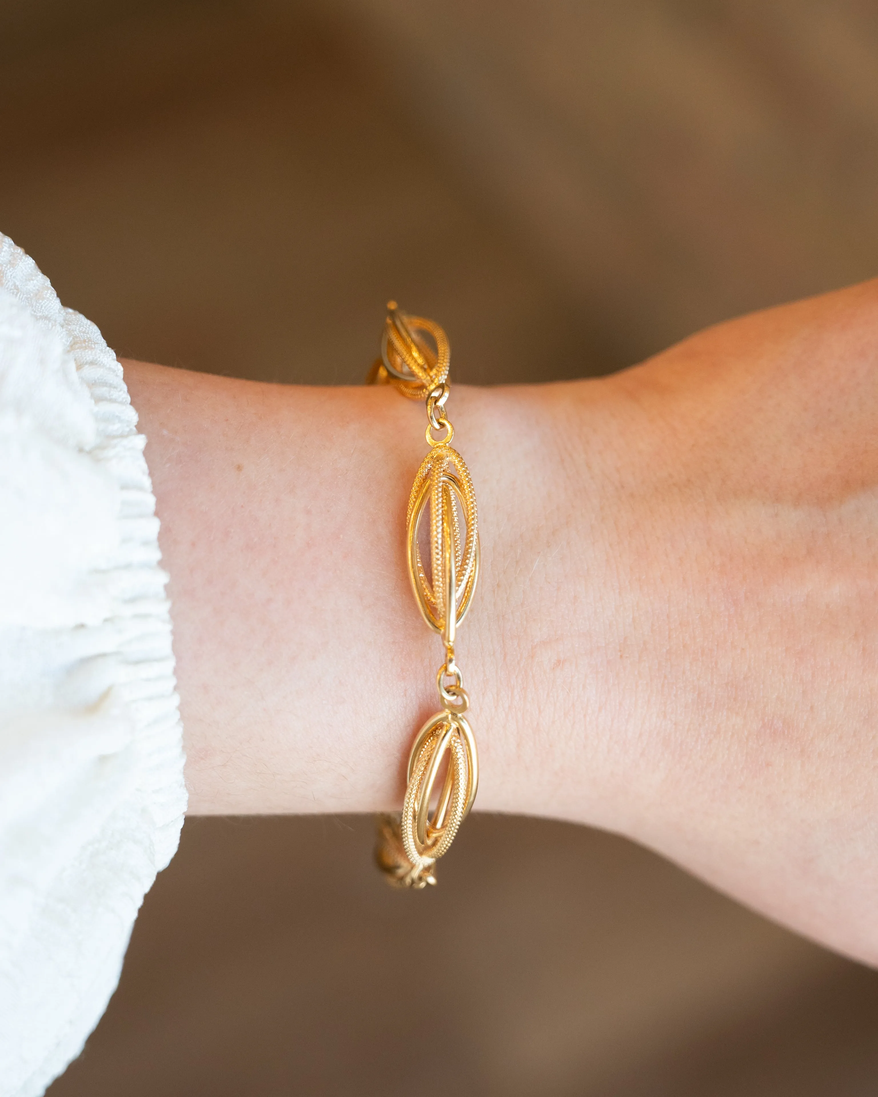 Vintage Mid-Century Oval Link Bracelet in 18k